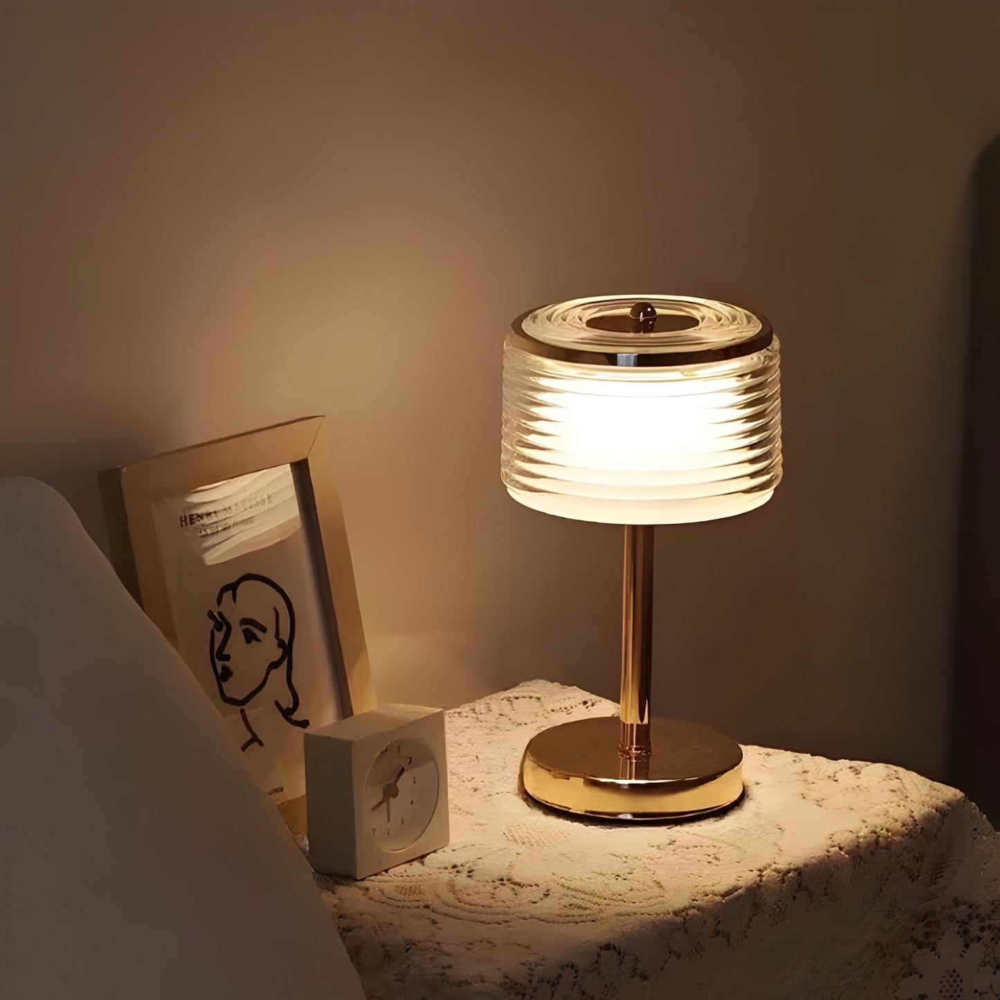 Hjalda – Modern LED Ring Table Lamp