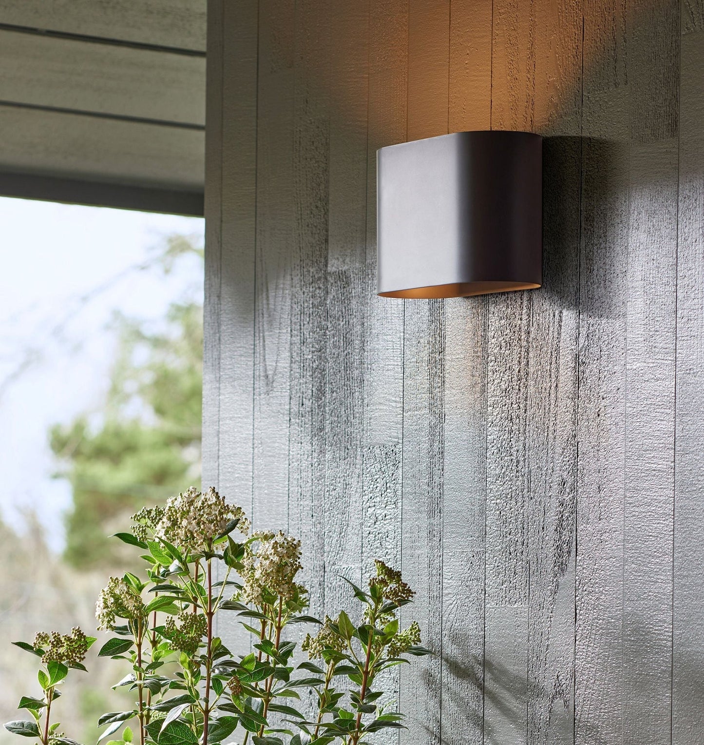 Kivra – Curved Wall Lamp in Nordic Design