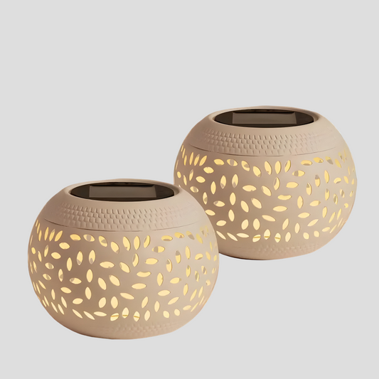 Hvitra – Set of 2 Solar-Powered Table Lamps in White Metal
