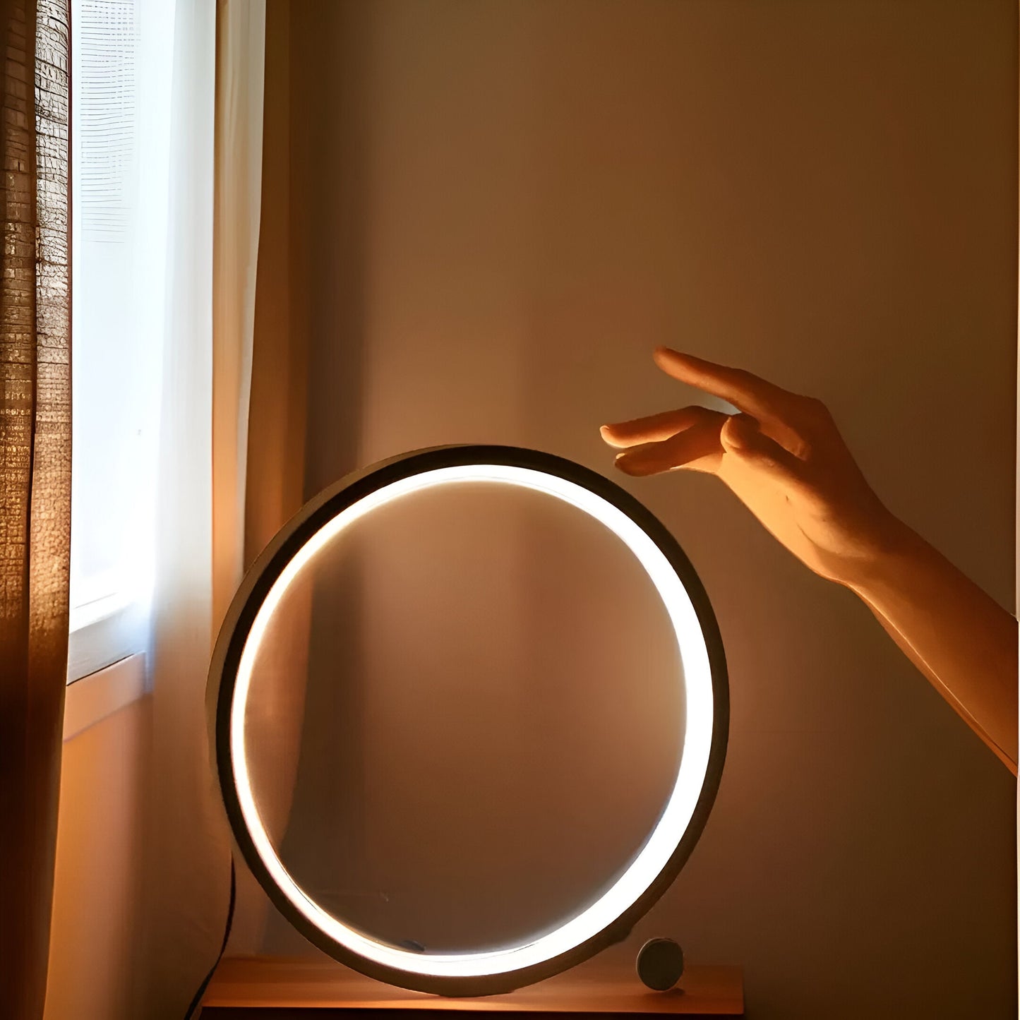 Lunaris – LED Table Lamp in Minimalist Design (Adjustable)