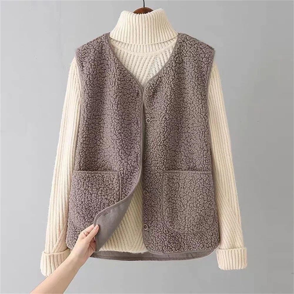 Winifred Women's Sherpa Gilet – Sleeveless Fleece Lightweight Layering Vest
