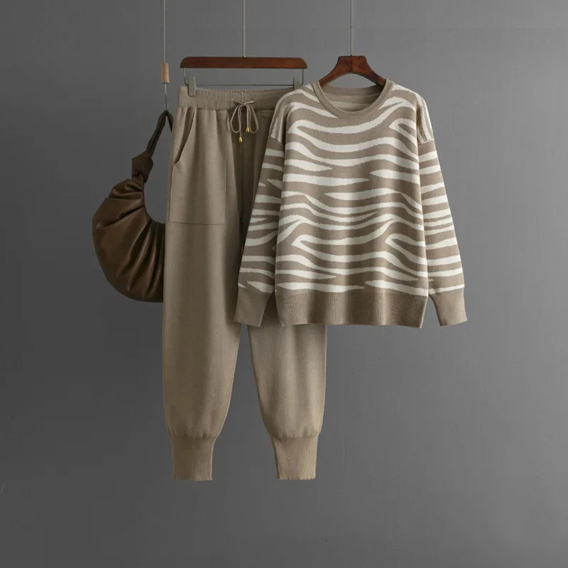 Crisanta Women's Cashmere Lounge Set – Zebra Knit Jumper & Trousers Co-Ord