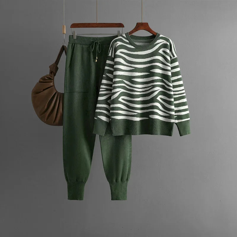 Crisanta Women's Cashmere Lounge Set – Zebra Knit Jumper & Trousers Co-Ord